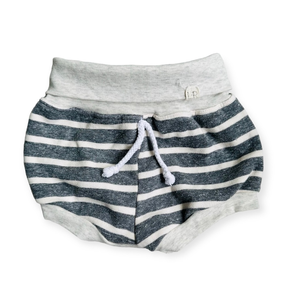 Lulu + Roo (Little Road Co) Shorties 
Size 6-12 Months